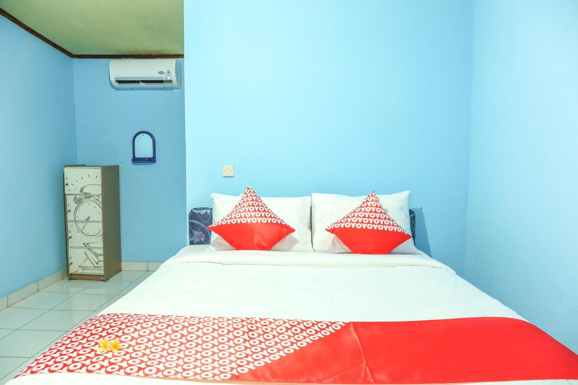 Oyo 1662 Zury Homestay Kuta  Exterior foto
